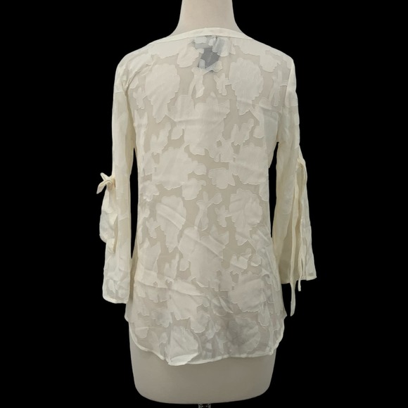 NWT Van Heusen 3/4" Tie V-Sleeve Semi-Sheer Ivory Lace Floral Blouse Size XS - Picture 10 of 10